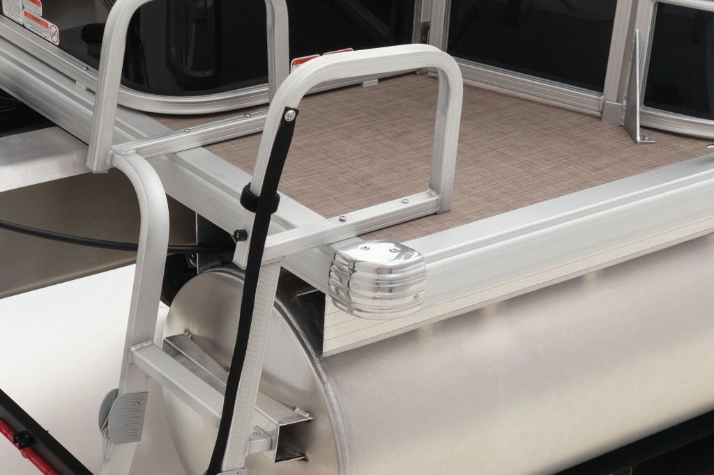 Sun Tracker Pontoons Quality Manufacturing